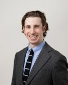 Ezra Schwartz Headshot.