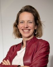 Holly Gooding Headshot.
