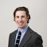 Ezra Schwartz Headshot.