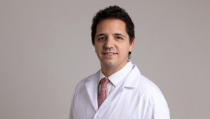 Nicolas Avellaneda Headshot.