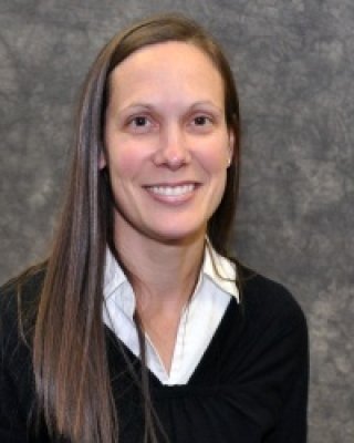 Jennifer Hillyer Headshot.