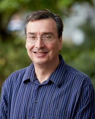Phil Cole Headshot.