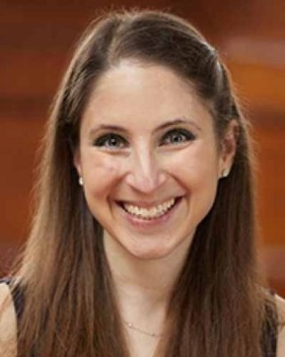 Jacqueline Sperling Headshot.