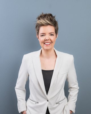 headshot of Kelly Casperson.