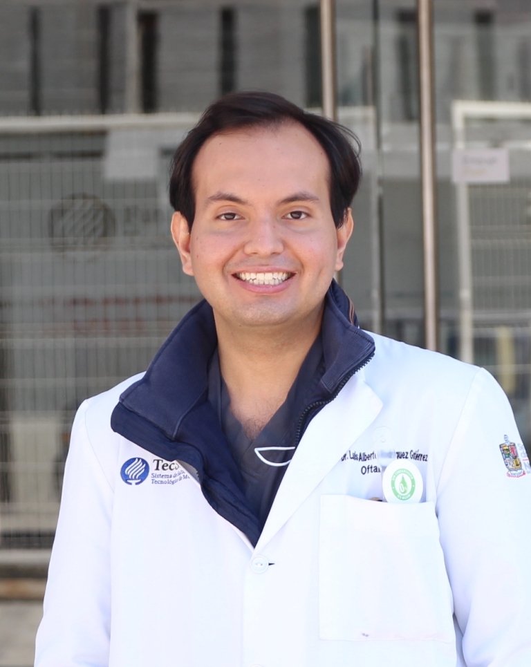 Luis Rodriguez Headshot.