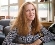 Elizabeth Gaufberg Headshot.