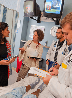 Health care professionals communicating.